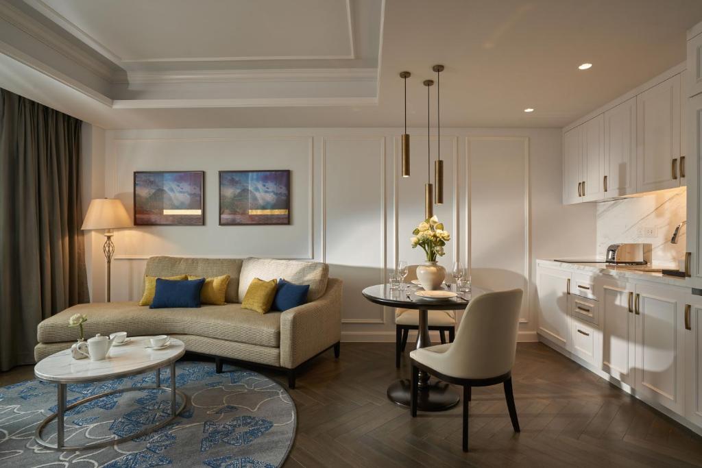 One-Bedroom Apartment by Mai House Saigon Hotel